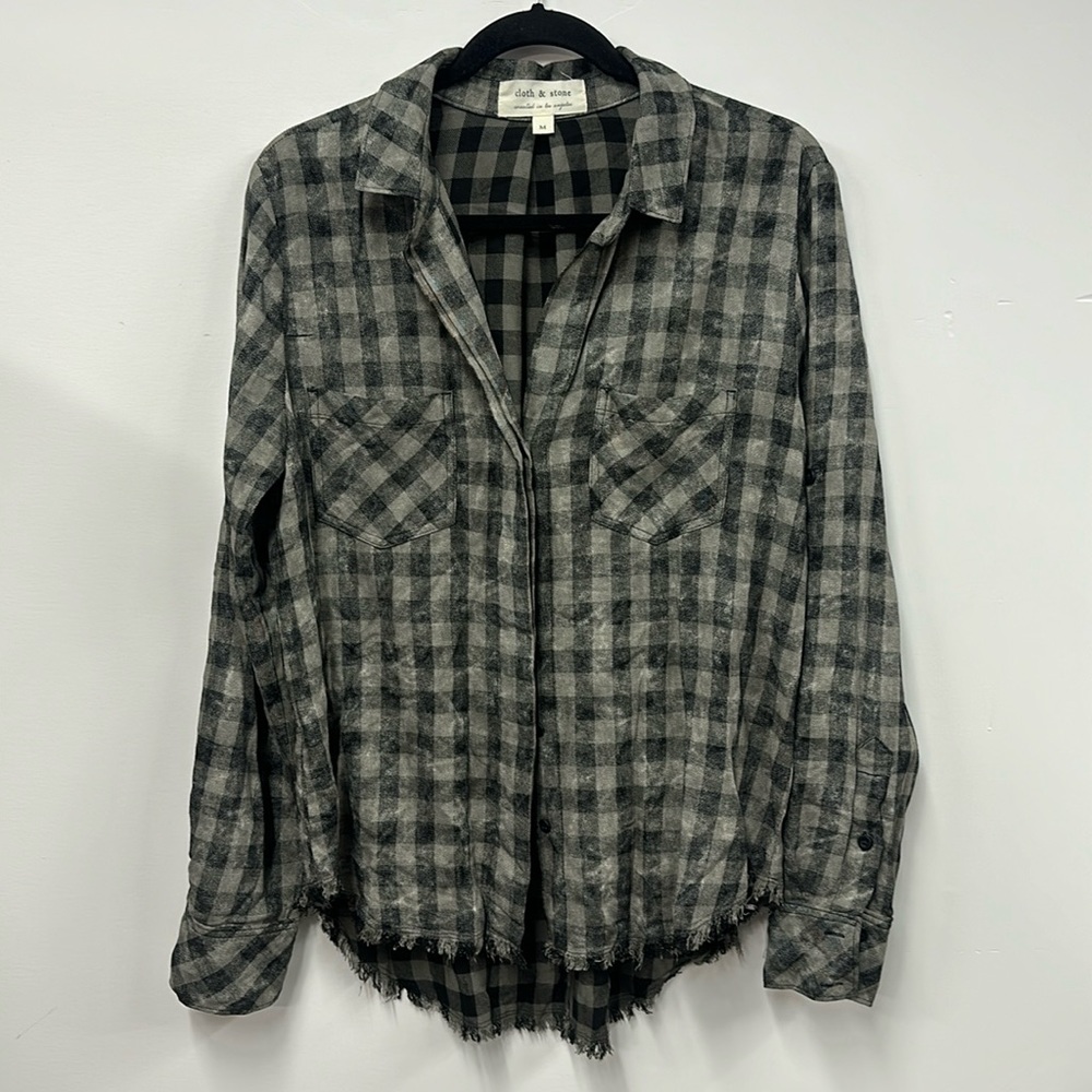 Cloth & Stone black and gray check plaid button down shirt M
